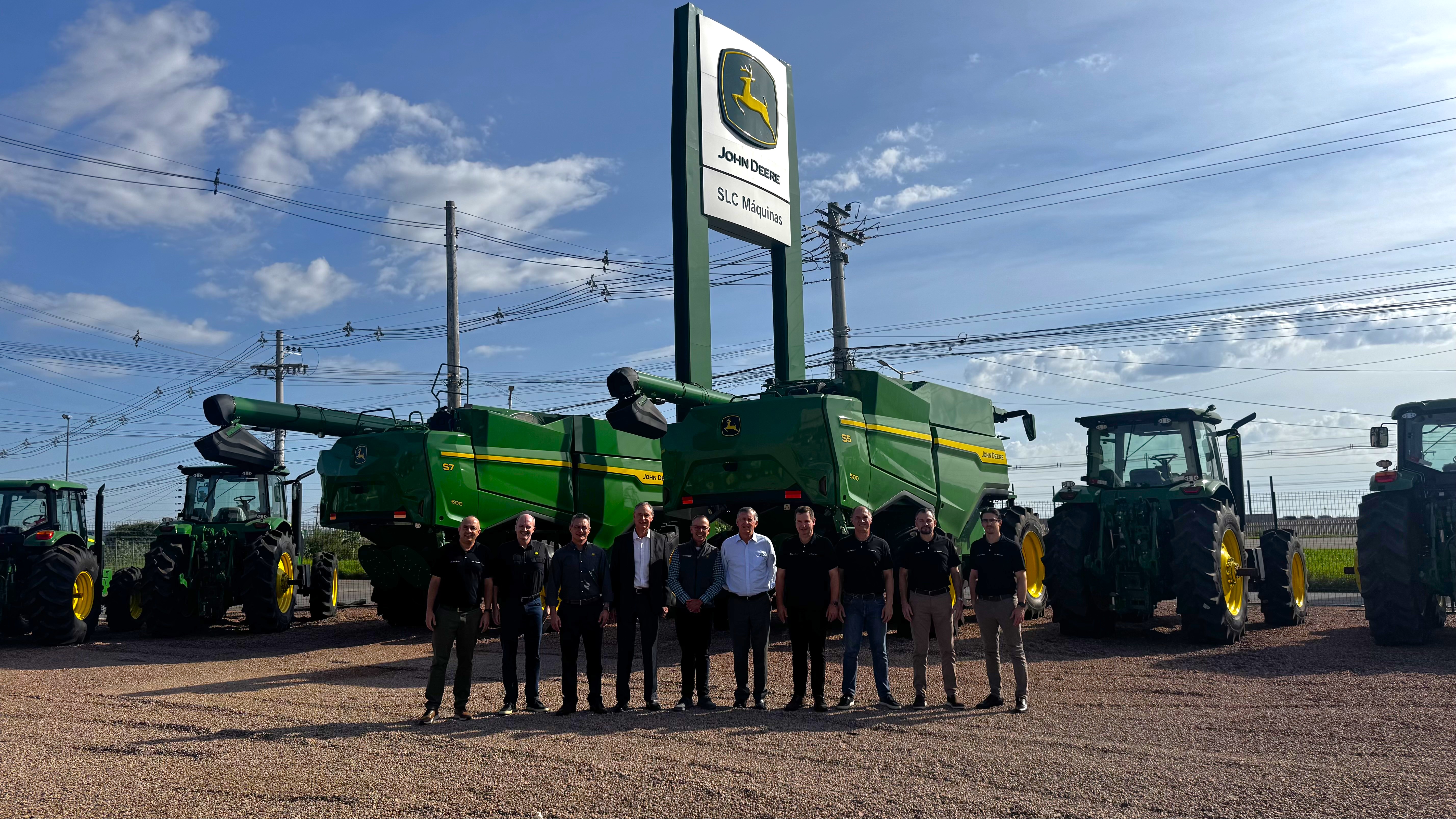 Lideranças globais da John Deere participam de encontro estratégico com a SLC Máquinas